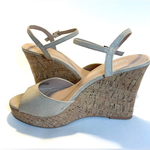 Charles David Lambert Cork Platform Wedge in Nude Size 11M - Picture 10 of 13